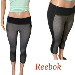 NWT REEBOK Gray and Black Capri-Length Athletic Leggings Size Small